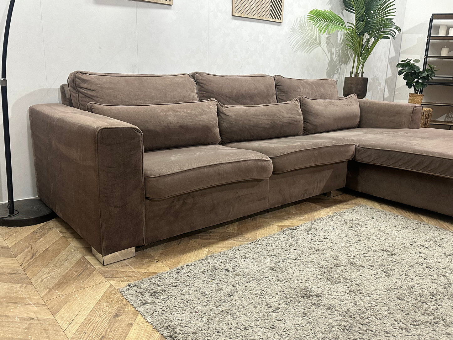 Bruine Velvet Hoekzetel ~ Losse Kussens Met Afneembare Hoezen