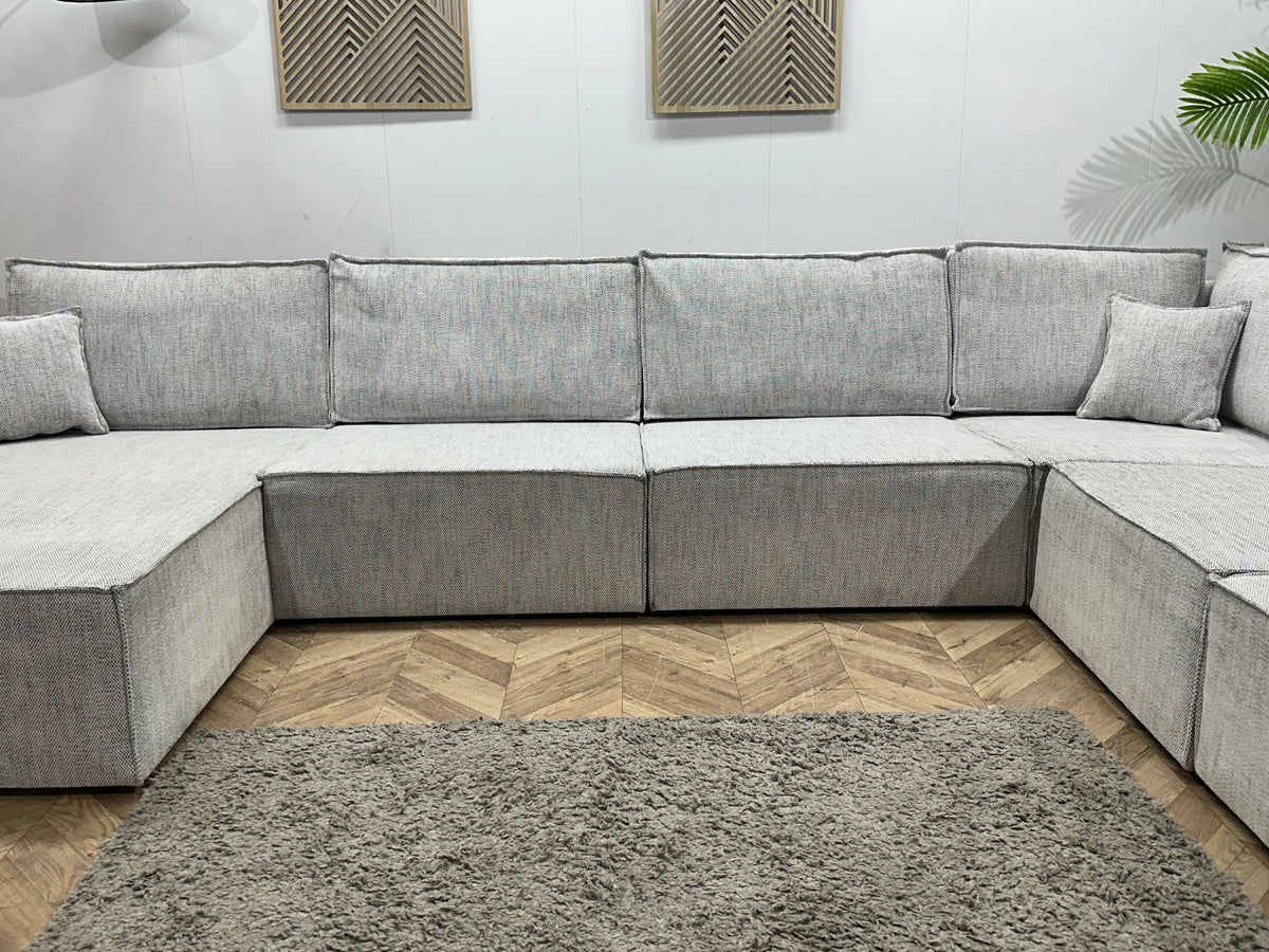Licht Grijze Velvet U Zetel ~ Losse Rugkussens Met Afneembare Hoezen
