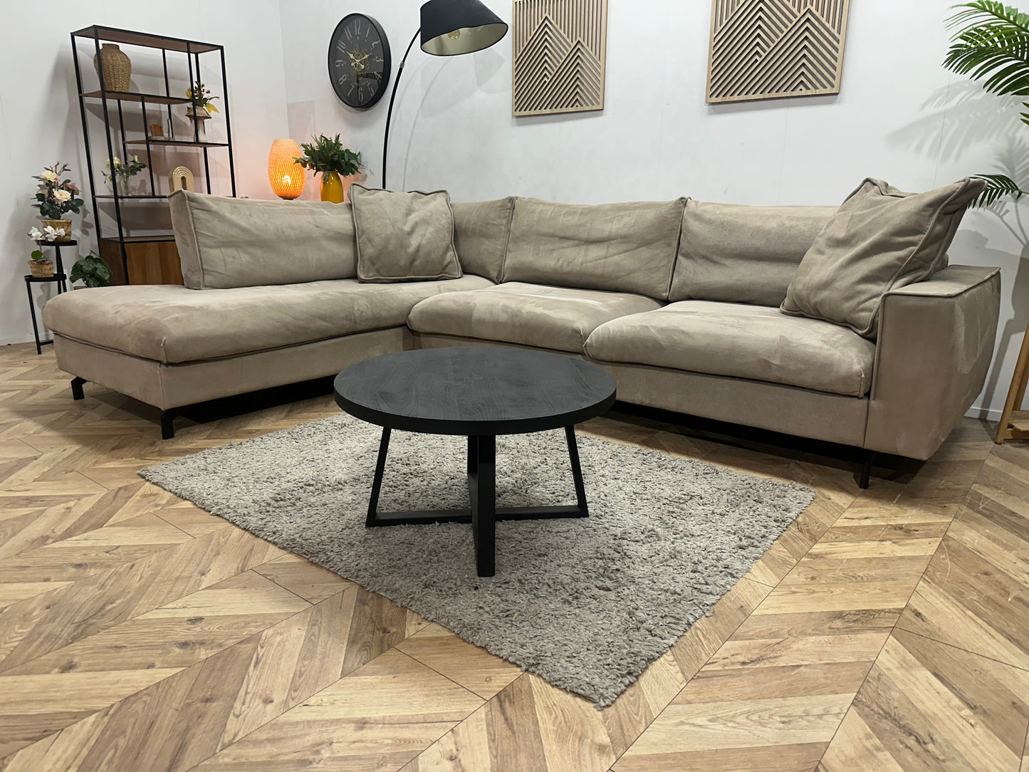 Taupe Velvet Hoekzetel ~ Losse Kussens Met Afneembare Hoezen