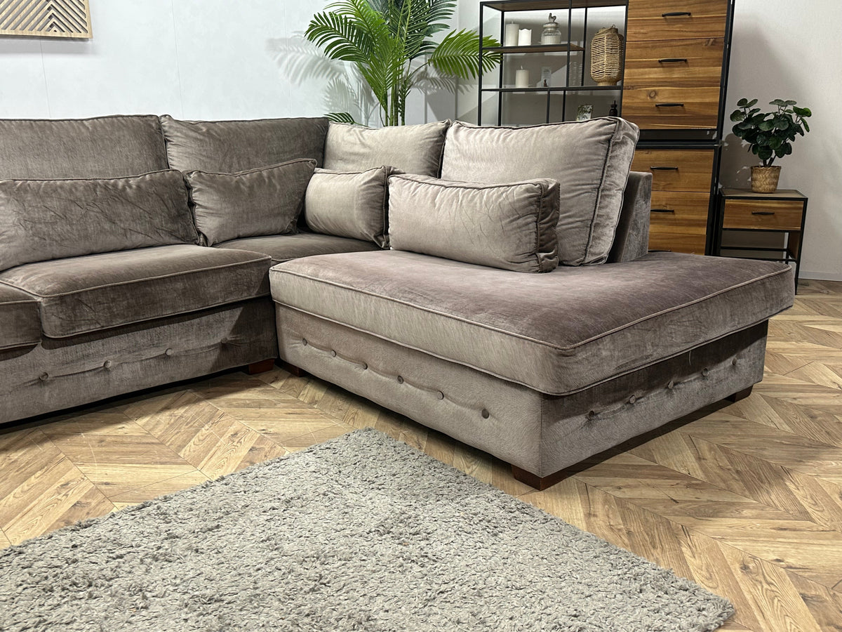 Bruine Velvet U Zetel ~ Losse Kussens Met Afneembare Hoezen