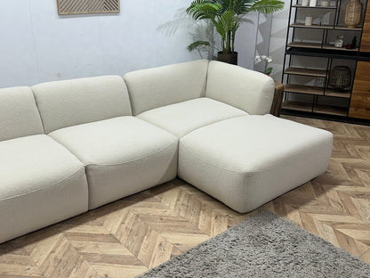 !Showroommodel! Witte/Crème Bouclé Stoffen U Zetel