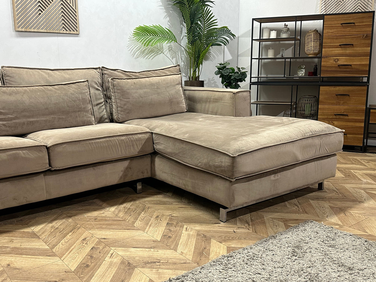 Licht Bruine Velvet U Zetel ~ Losse Kussens Met Afneembare Hoezen