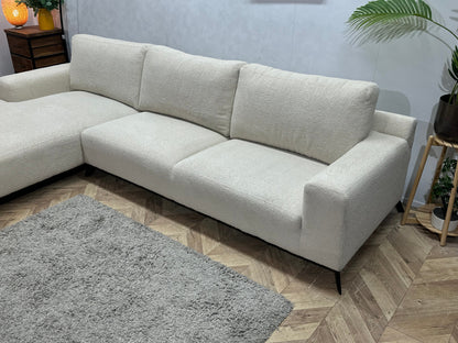 Witte Bouclé Stoffen Hoekzetel ~ Losse Rugkussens Met Afneembare Hoezen
