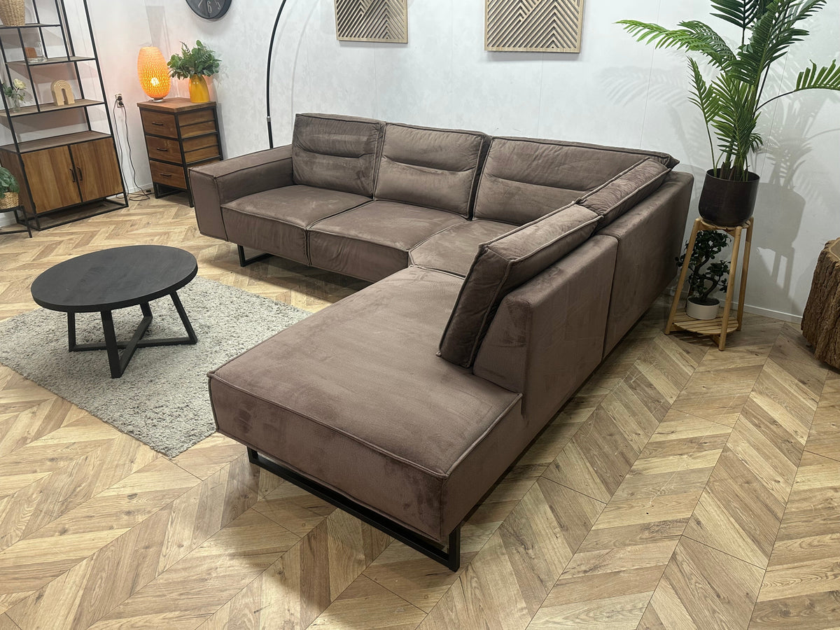 Bruine Velvet Hoekzetel ~ Losse Rugkussens Met Afneembare Hoezen