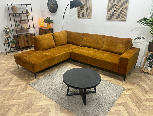 Oker Gele Velvet Hoekzetel ~ Losse Rugkussens Met Afneembare Hoezen