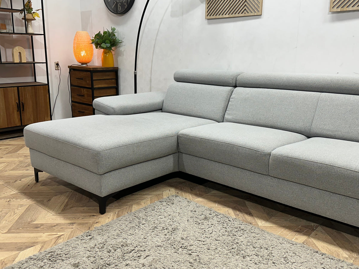 Licht Grijze Hoekzetel Inc Hocker ~ Verstelbare Arm/Hoofdsteunen