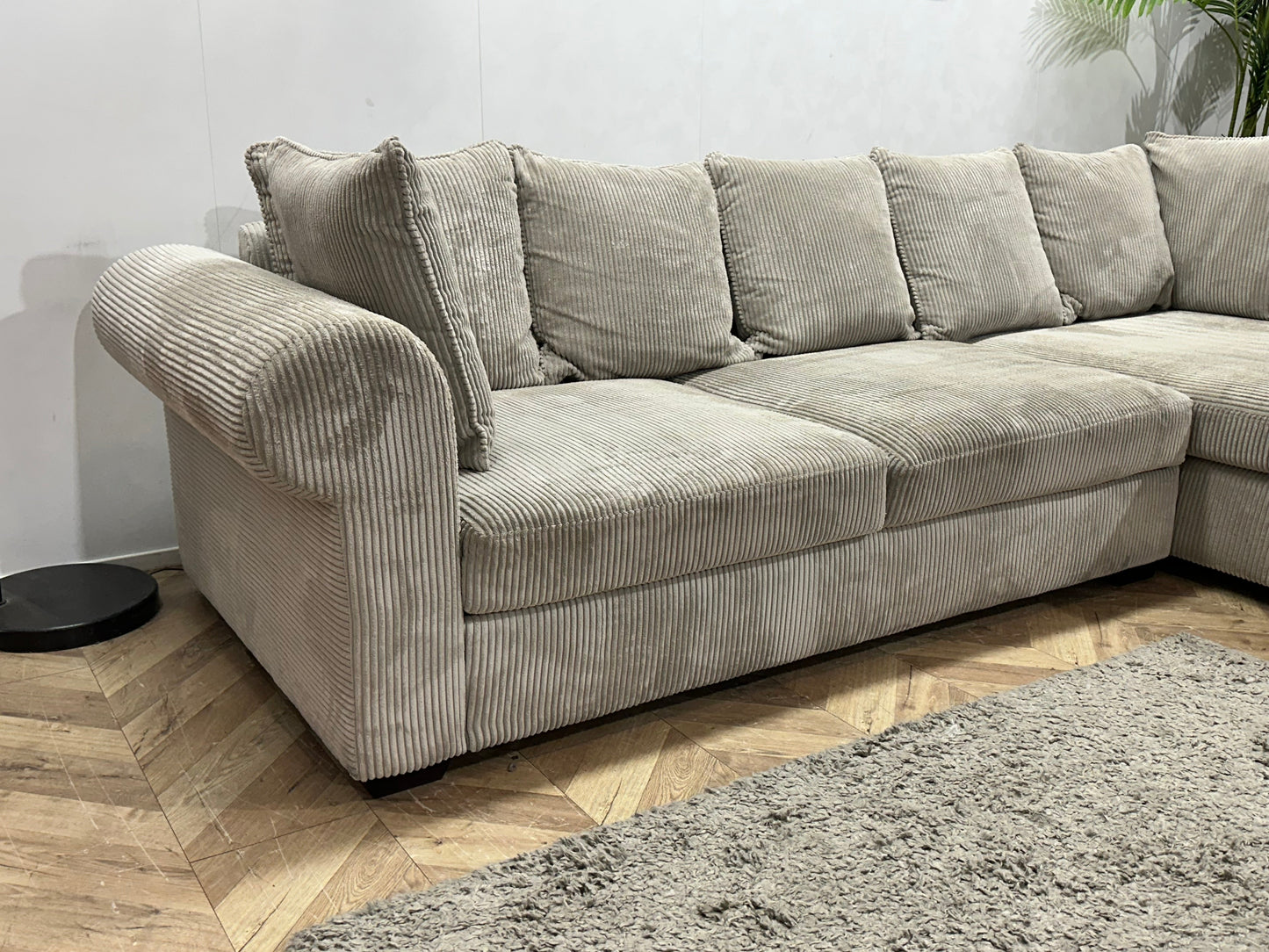 Witte Ribstof Hoekzetel ~ Losse Kussens Met Afneembare Hoezen