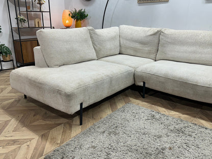 Witte Bouclé Stoffen Hoekzetel ~ Losse Rugkussens Met Afneembare Hoezen
