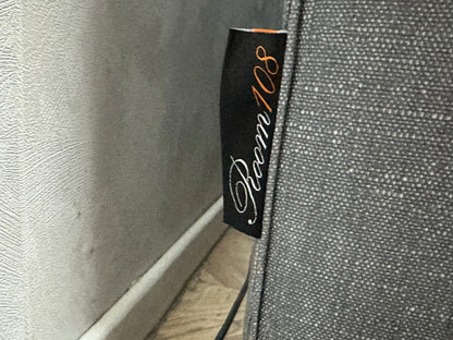 Room108 Grijze Ruime Velvet Hoekzetel ~ Nieuwstaat