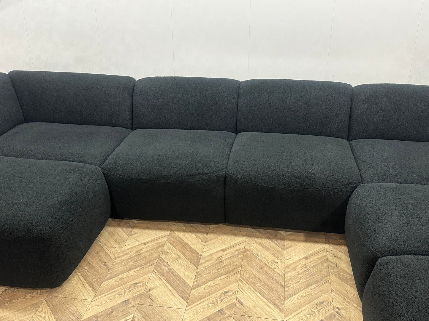 !Showroommodel! Zwarte Bouclé Stoffen U Zetel