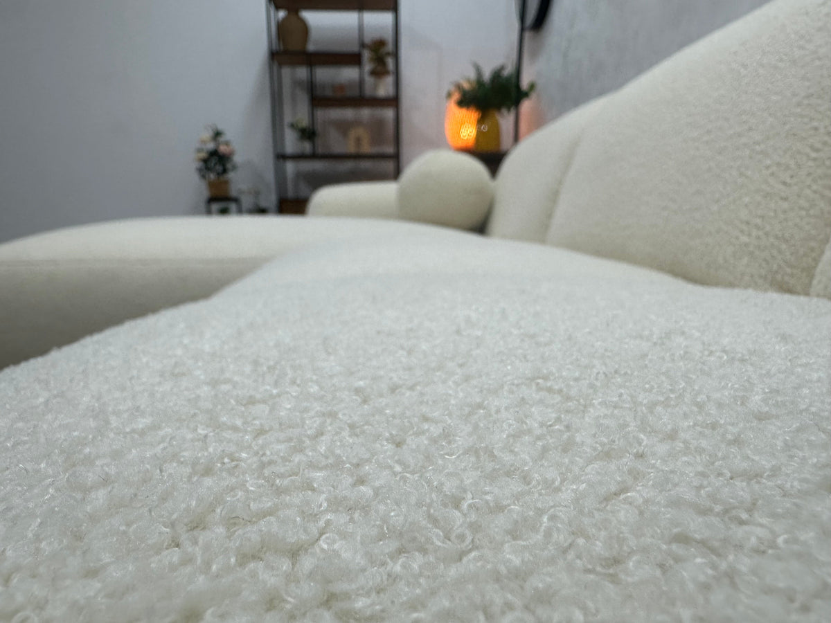 !Showroommodel! Witte Bouclé Stoffen Hoekzetel