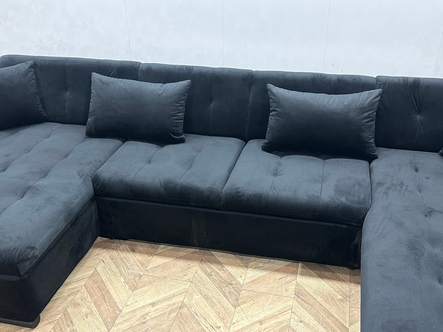 !Showroommodel! Zwarte Velvet U Zetel