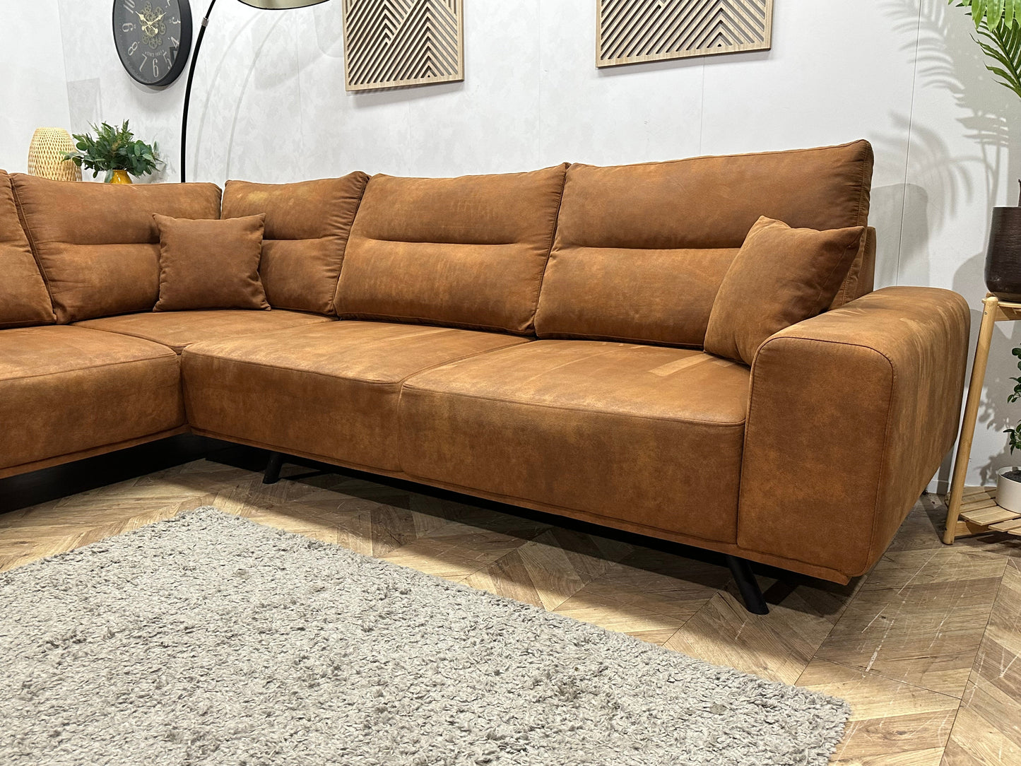 Cognac Bruine Suède Stoffen Hoekzetel ~ Losse Rugkussens Met Afneembare Hoezen