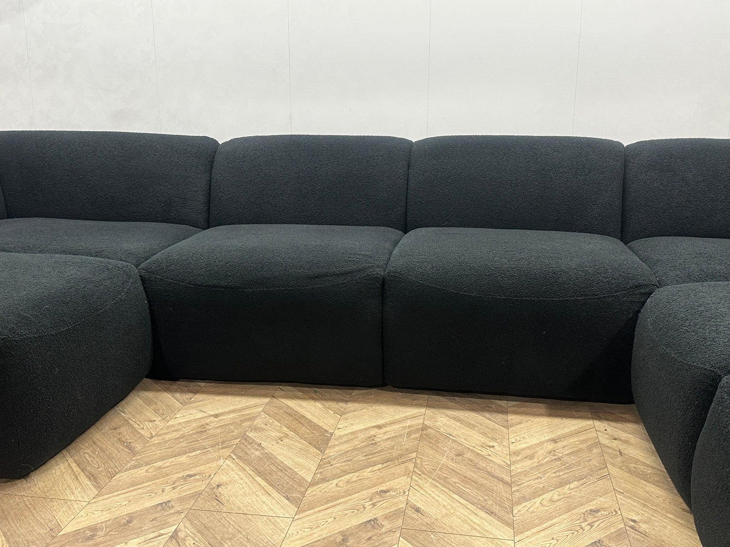 !Showroommodel! Zwarte Bouclé Stoffen U Zetel