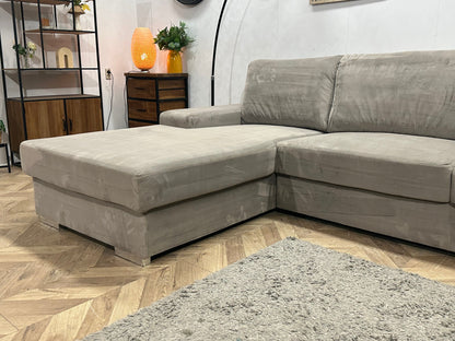 Grijze Velvet Hoekzetel ~ Losse Rugkussens Met Afneembare Hoezen