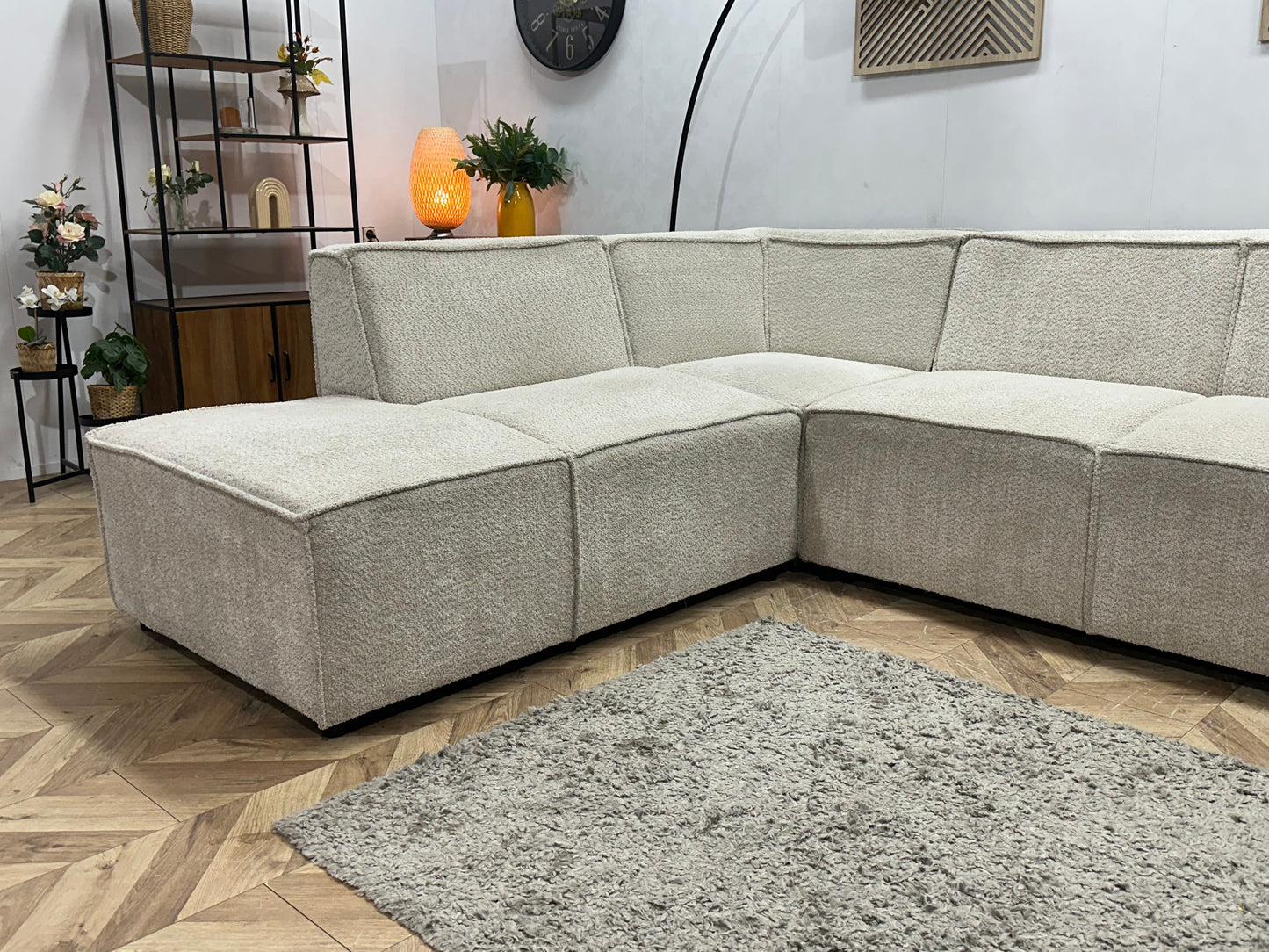 !Showroommodel! Witte Bouclé Stoffen Hoekzetel