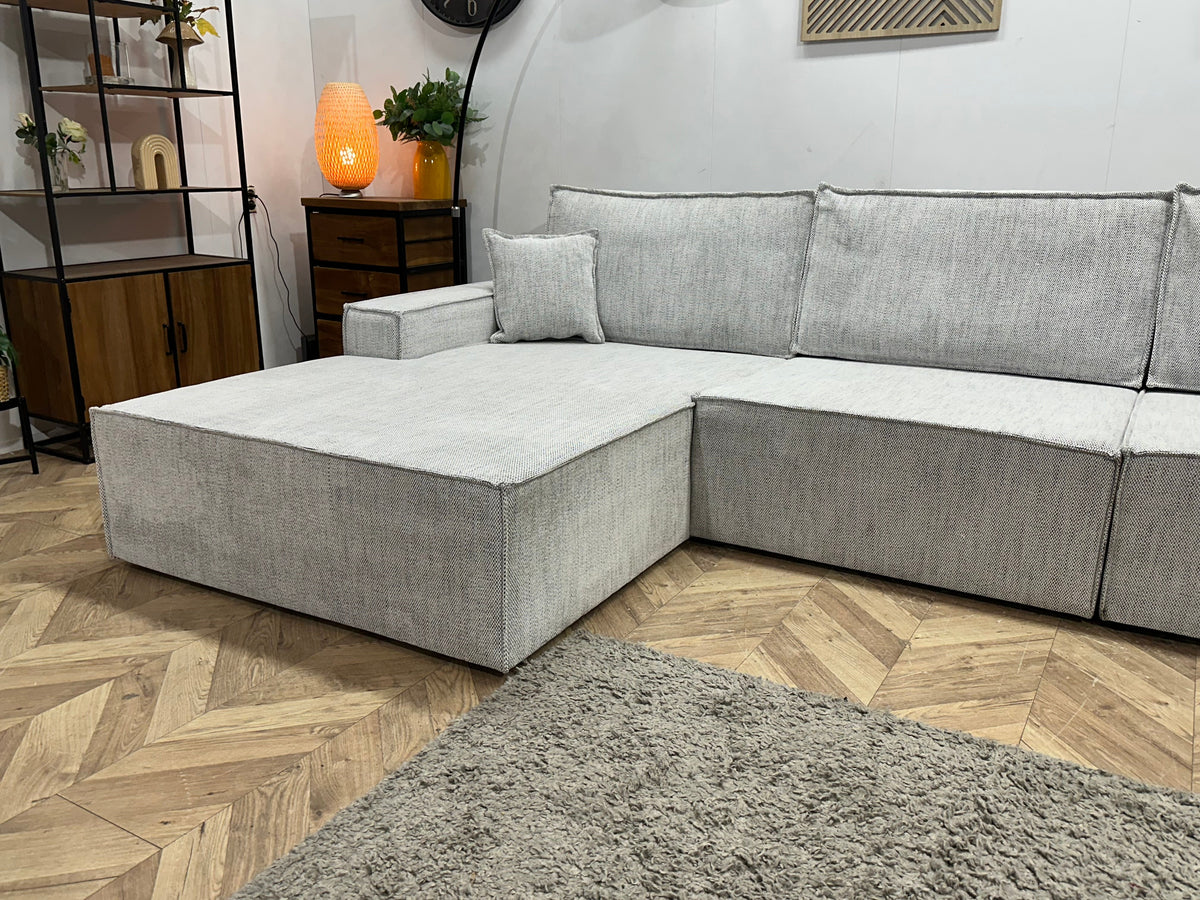 Licht Grijze Velvet U Zetel ~ Losse Rugkussens Met Afneembare Hoezen