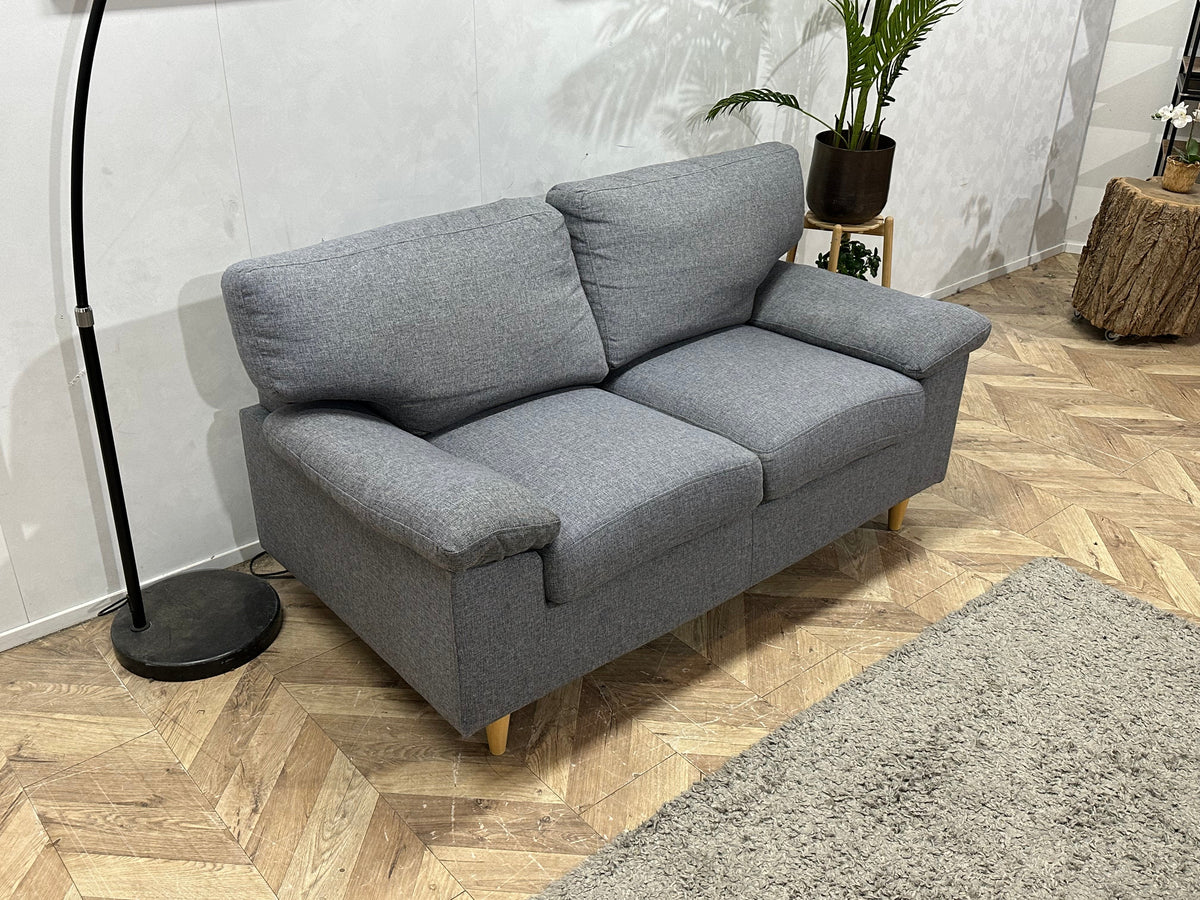 Grijze 2-Zits Zetel Inc Hocker ~ Losse Kussens Met Afneembare Hoezen