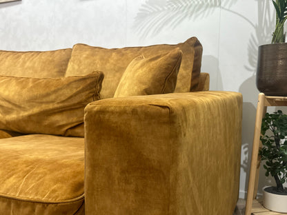 Oker Gele Velvet Hoekzetel ~ Losse Kussens Met Afneembare Hoezen