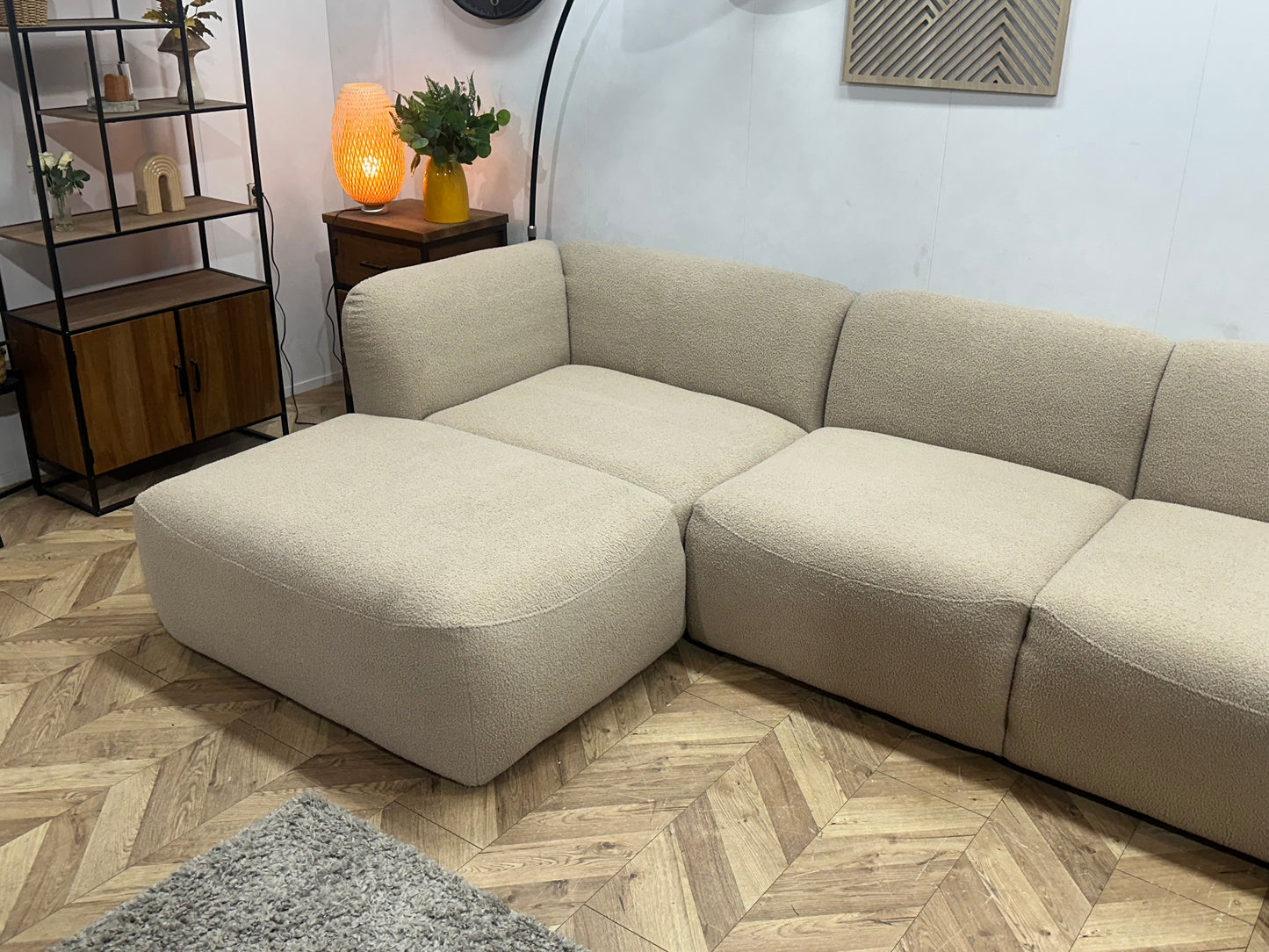 !Showroommodel! Beige Bouclé Stoffen U Zetel