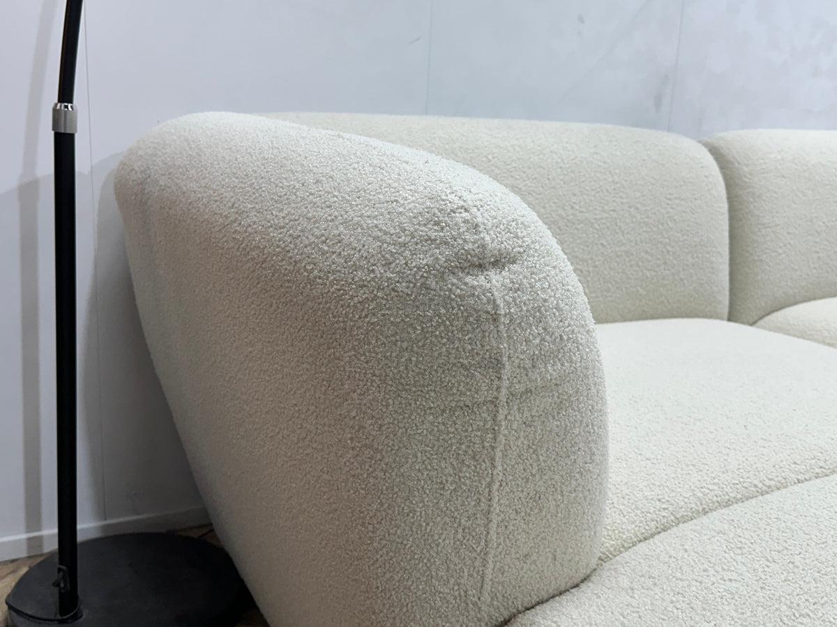 !Showroommodel! Witte Bouclé Stoffen U Zetel