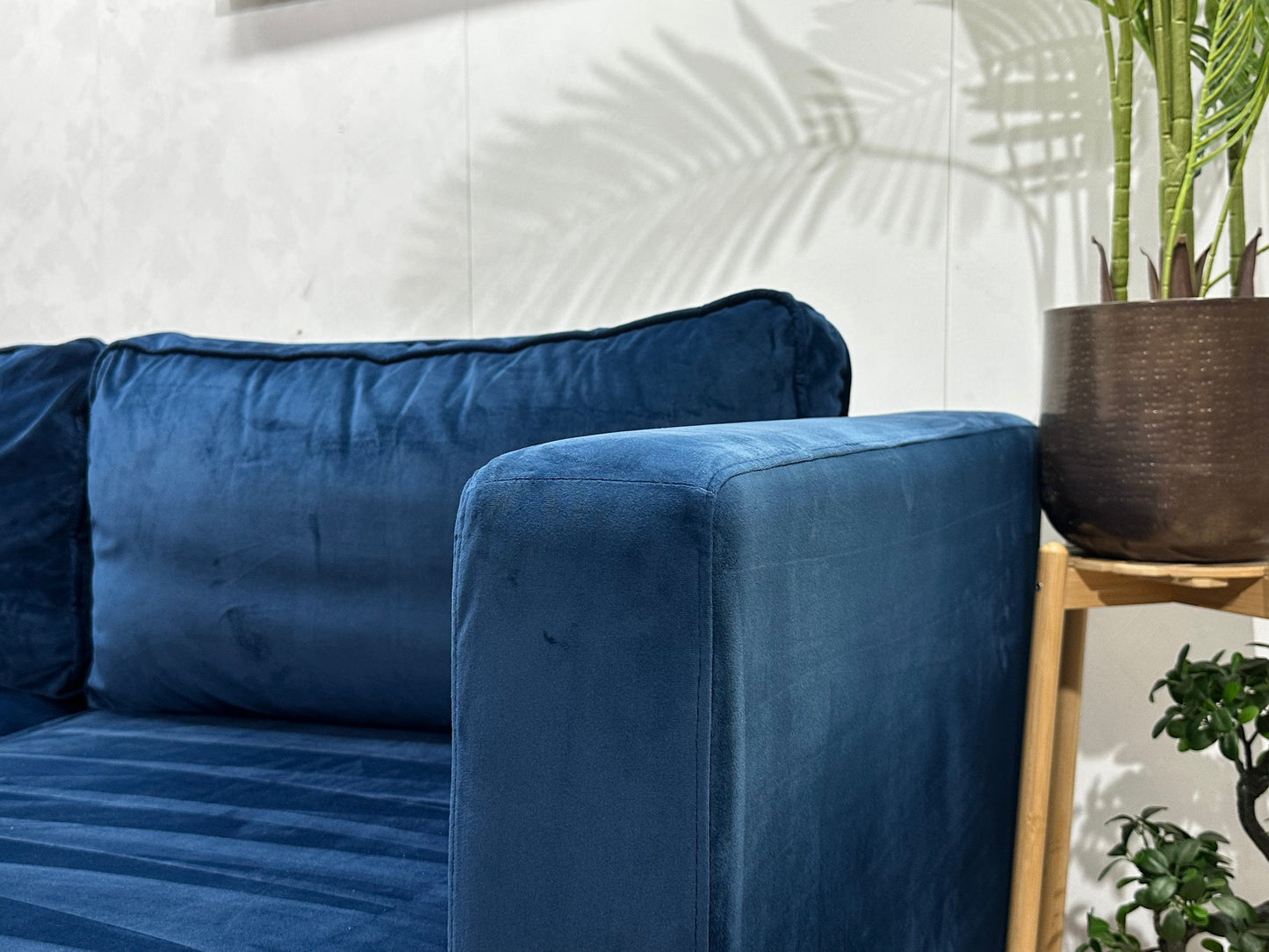 Blauwe Velvet Hoekzetel ~ Losse Kussens Met Afneembare Hoezen