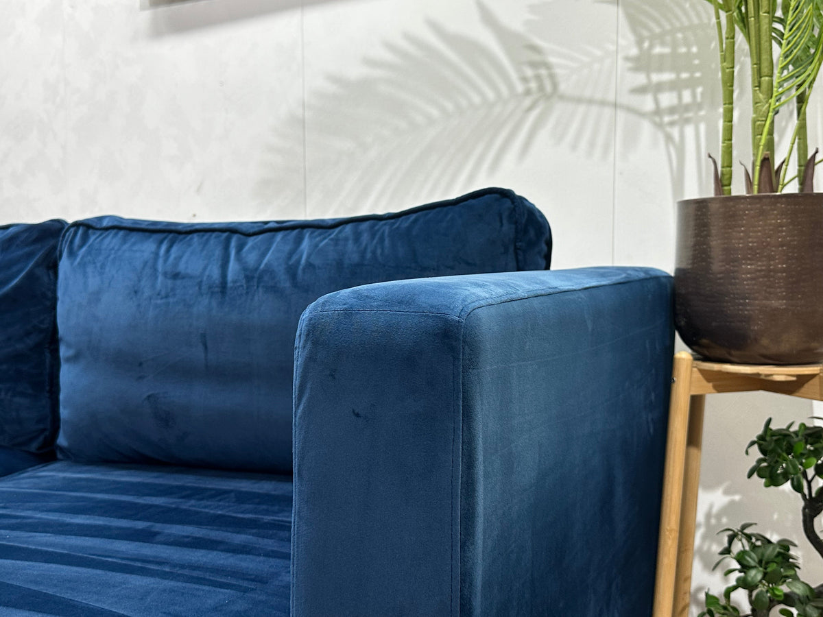 Blauwe Velvet Hoekzetel ~ Losse Kussens Met Afneembare Hoezen