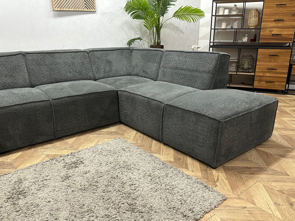 !Showroommodel! Grijze Bouclé Stoffen Hoekzetel