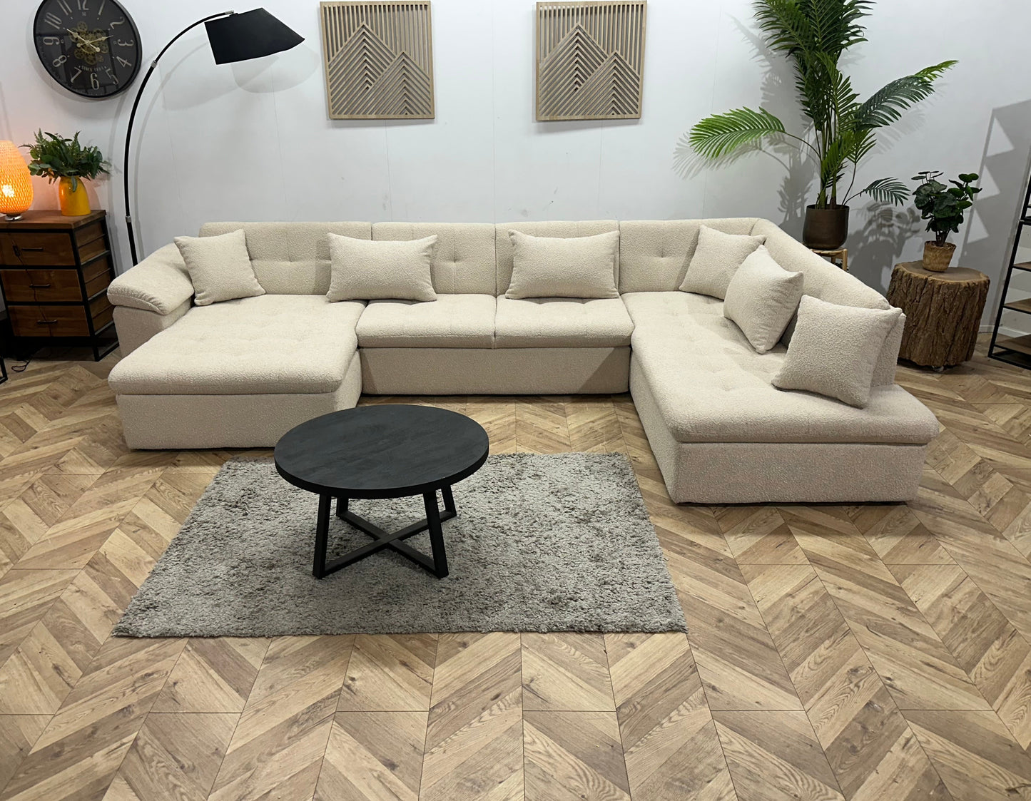 !Showroommodel! Witte Bouclé Stoffen U Zetel