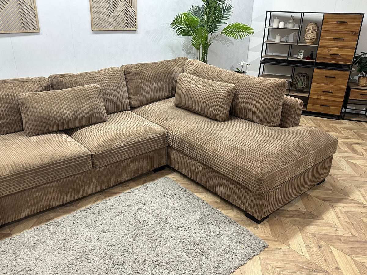 Bruine Ribstof Hoekzetel ~ Losse Kussens Met Afneembare Hoezen
