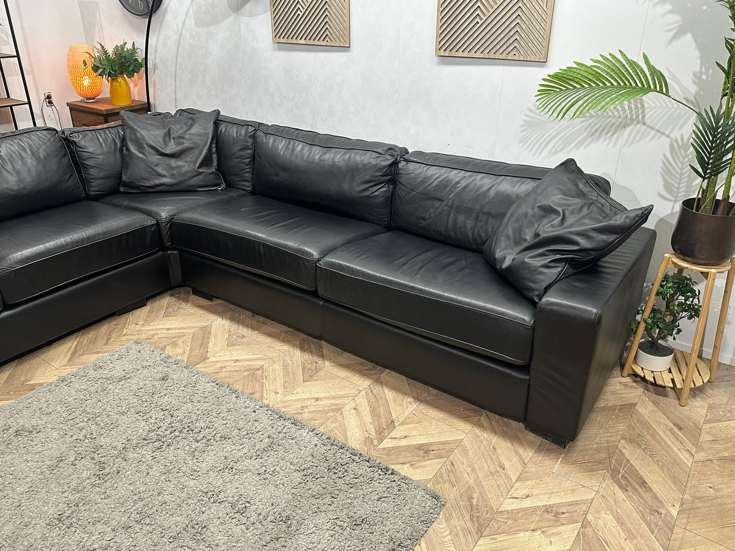N-Joy Zwarte Leather Look Hoekzetel ~ Losse Kussens Met Afneembare Hoezen