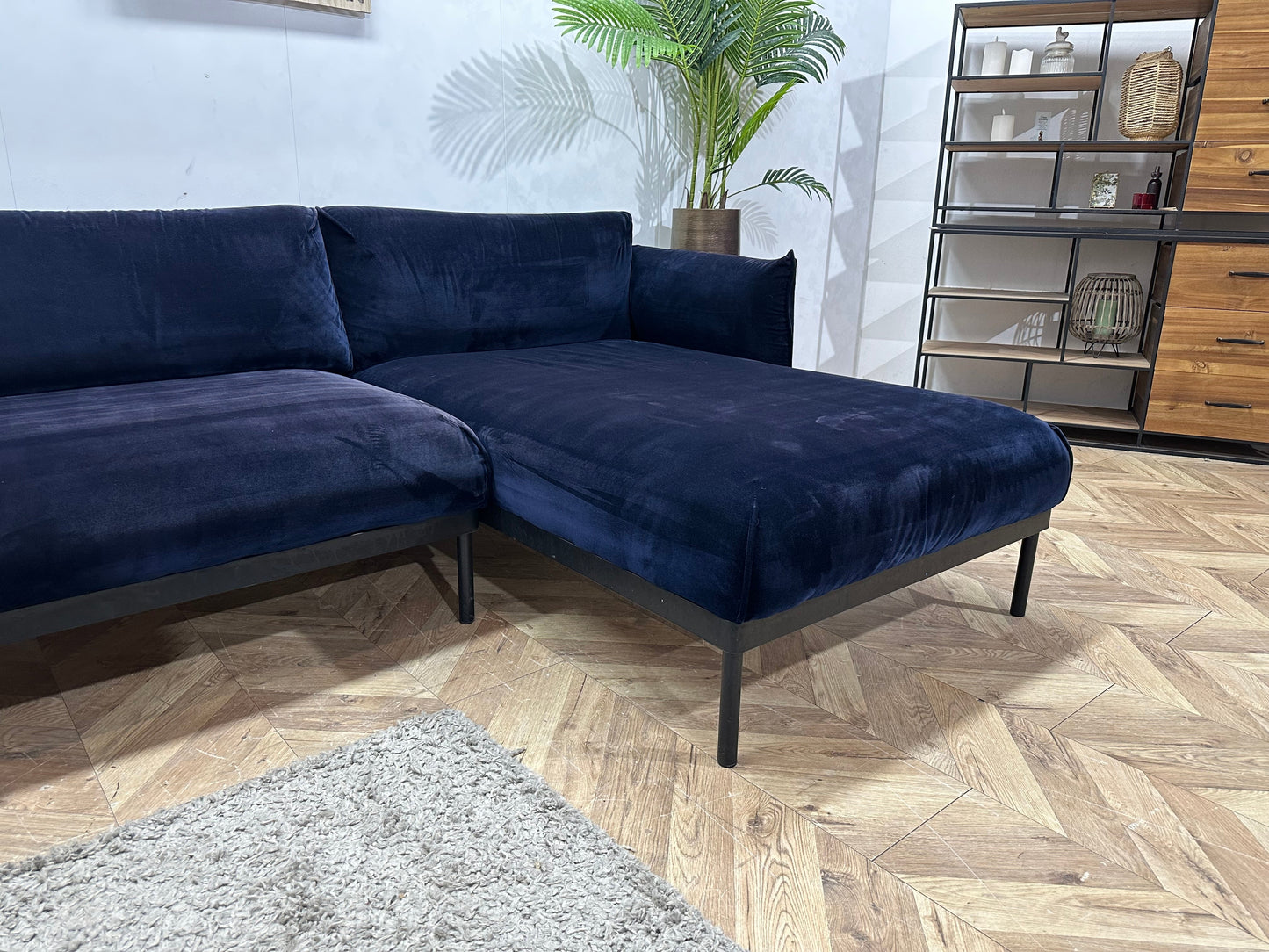 Blauwe Velvet Hoekzetel ~ Losse Rugkussens Met Afneembare hoezen