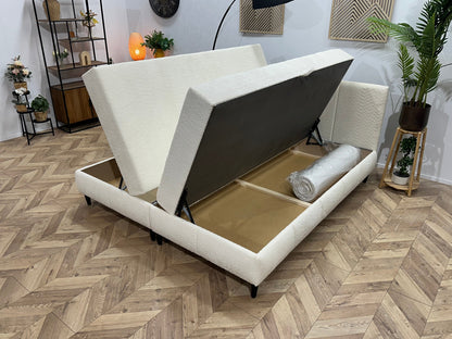 !Showroommodel! Witte Bouclé Stoffen Boxspring Inc Topper