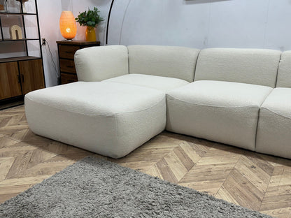 !Showroommodel! Witte Bouclé Stoffen U Zetel