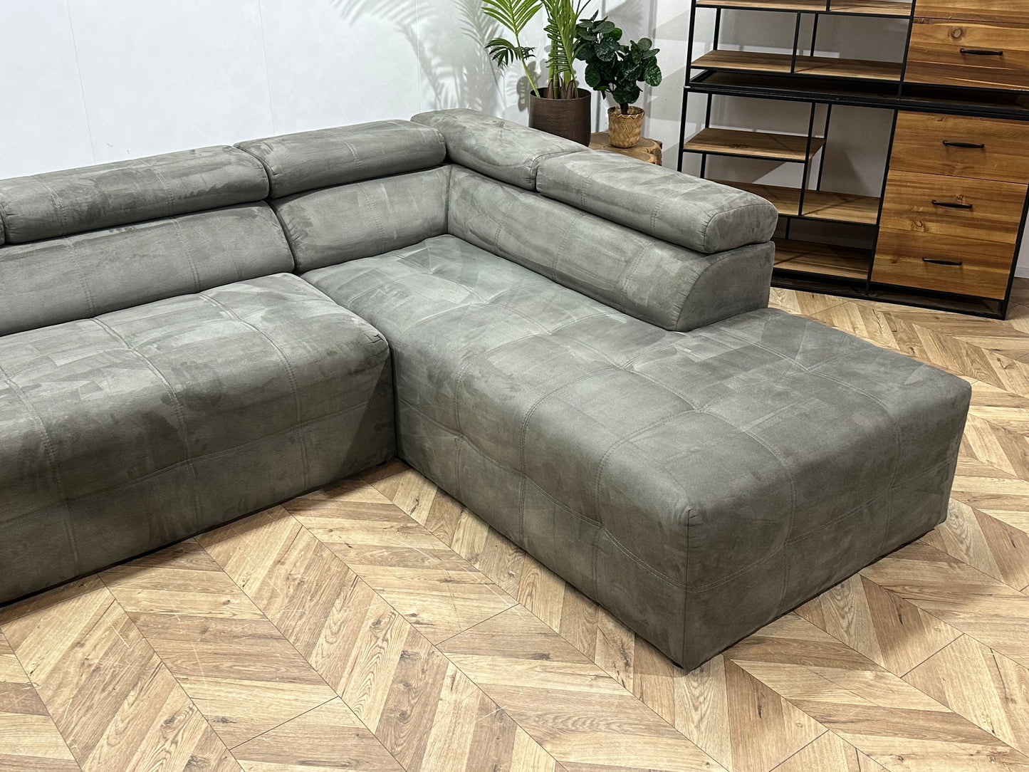 !Showroommodel! Grijze Suède Stoffen U Zetel