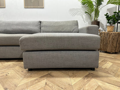 Ruime Grijze Hoekzetel ~ Losse Kussens Met Afneembare Hoezen
