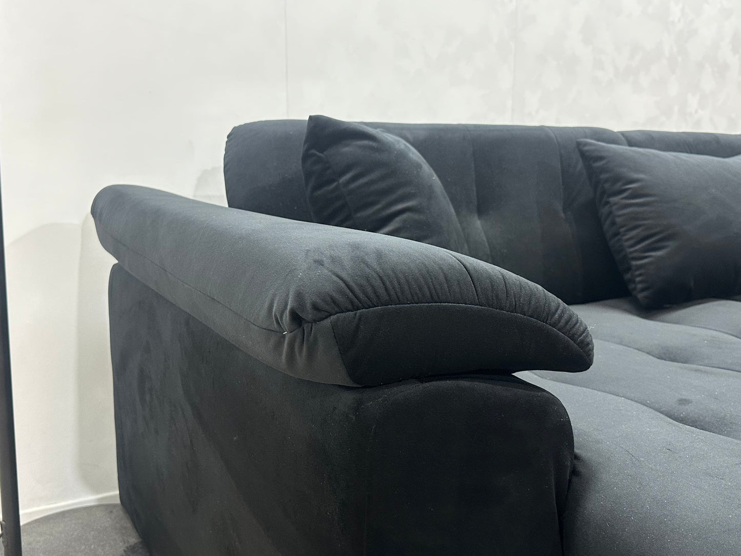 !Showroommodel! Zwarte Velvet U Zetel