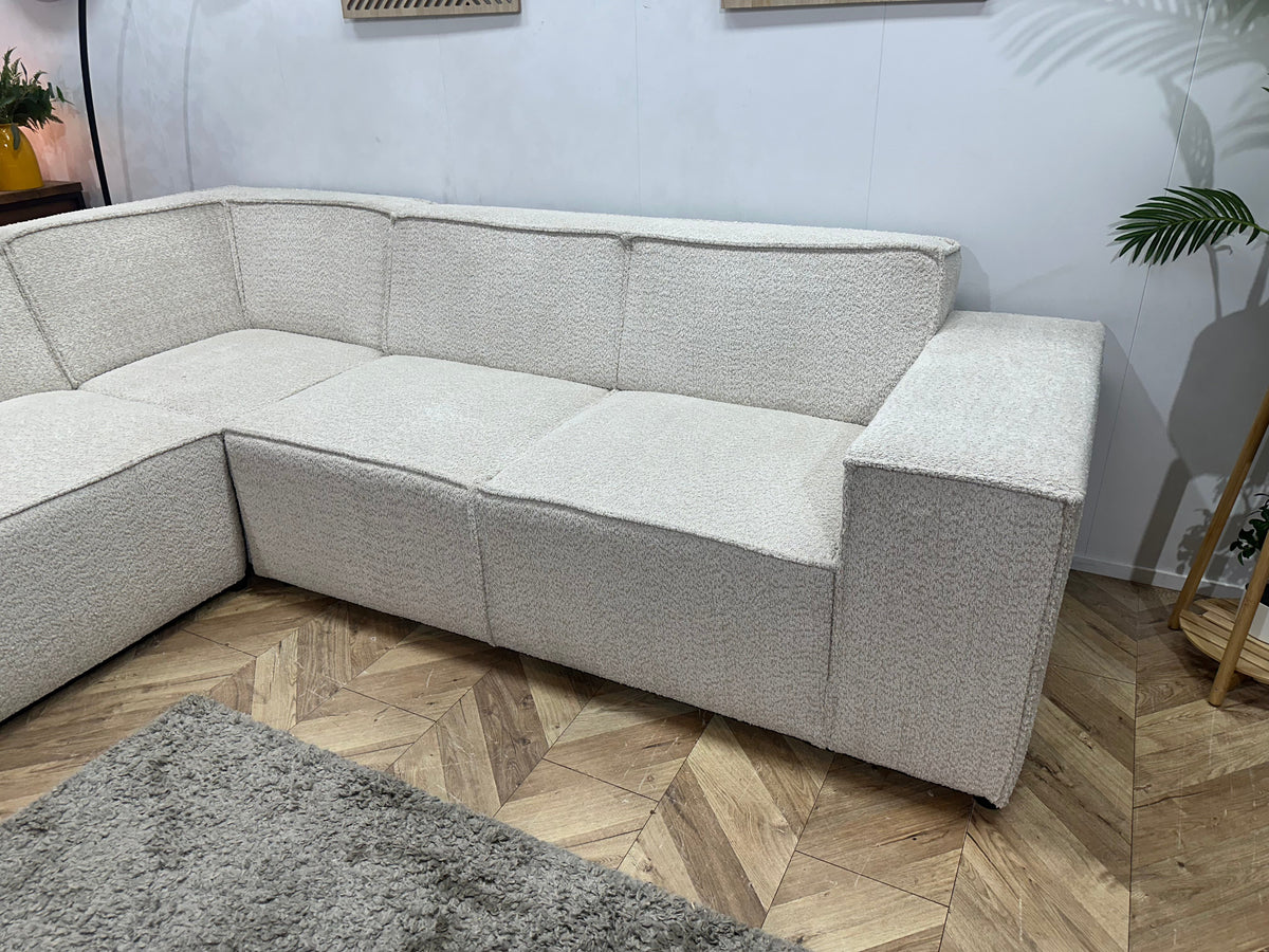 !Showroommodel! Witte Bouclé Hoekzetel