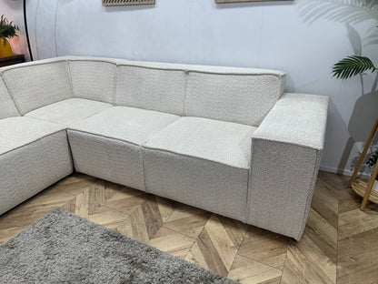 !Showroommodel! Witte Bouclé Hoekzetel