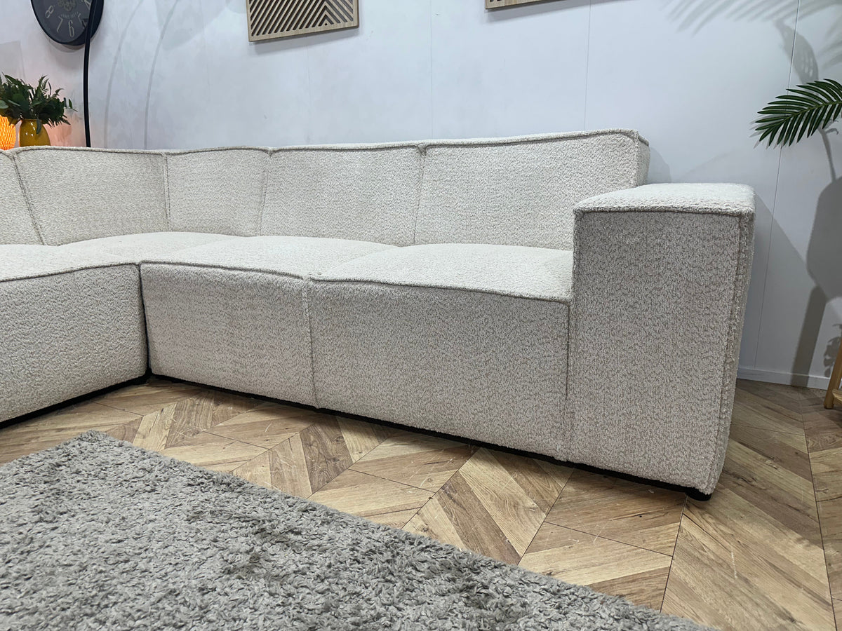 !Showroommodel! Witte Bouclé Hoekzetel