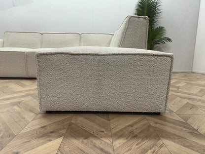 !Showroom Model!  Crème Bouclé Hoekzetel